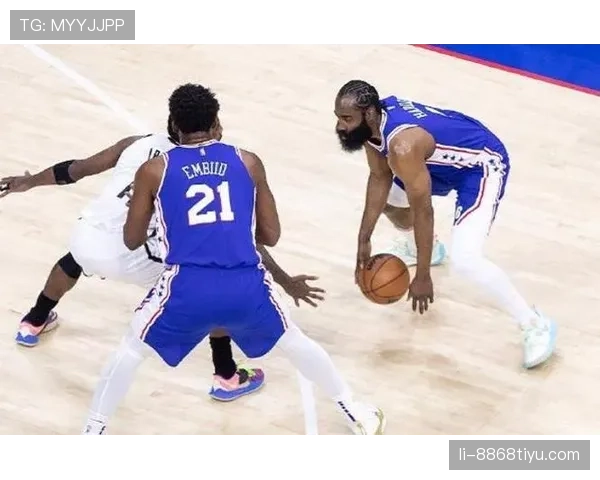 兰德尔挡拆单打更倾向外线比上季效率明显提升