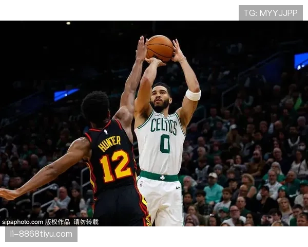 本·戈登三分高效砍分拉开空间助力球队突破防守体系